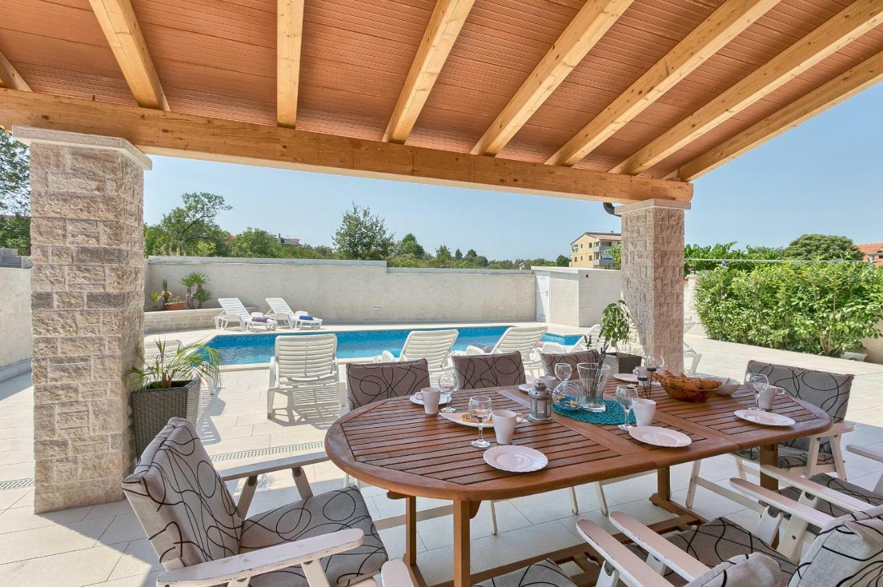 Holiday Home Nikol Пула Екстер'єр фото